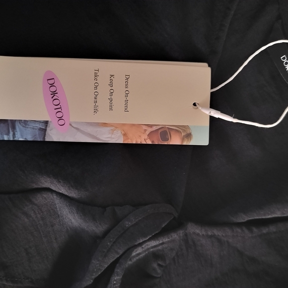 Black Flutter Sleeve V-Neck Midi Dress - Picture 4 of 6